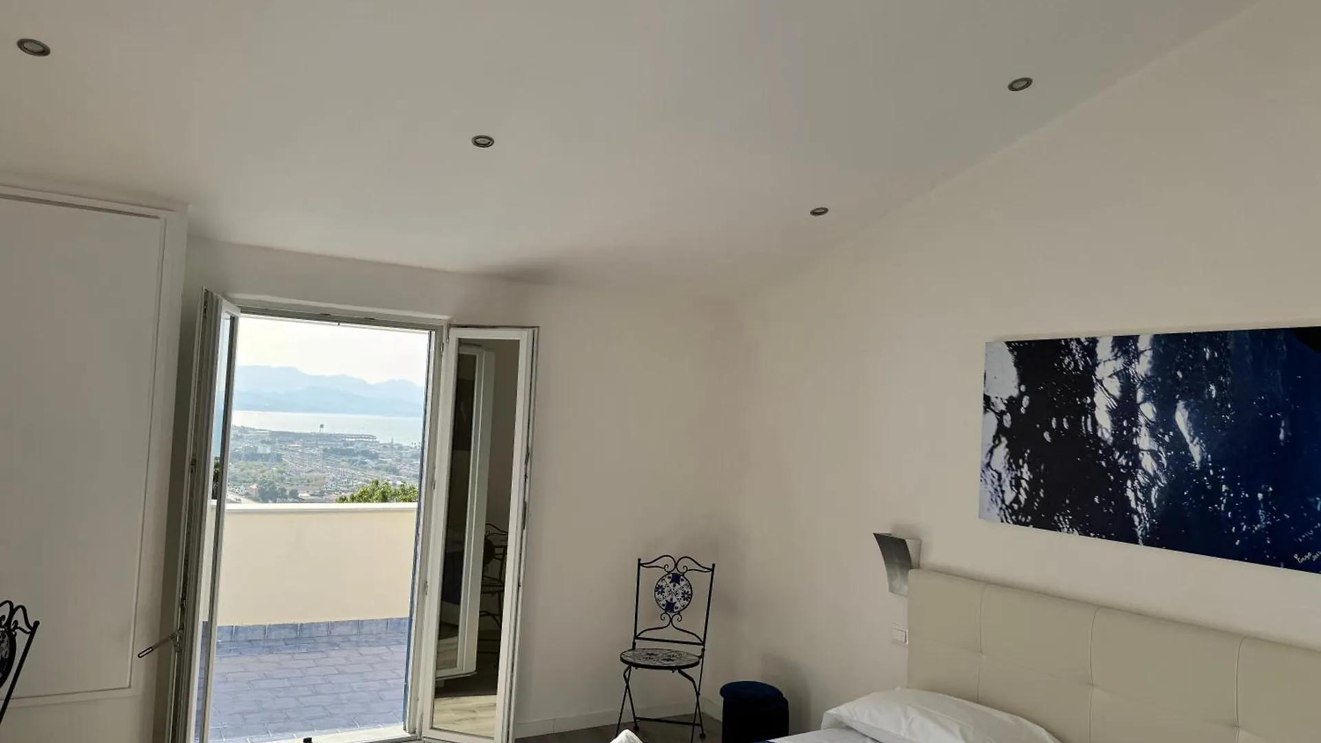 Rinella'S Casa Vacanze Campofelice Di Roccella 0*,  Italien